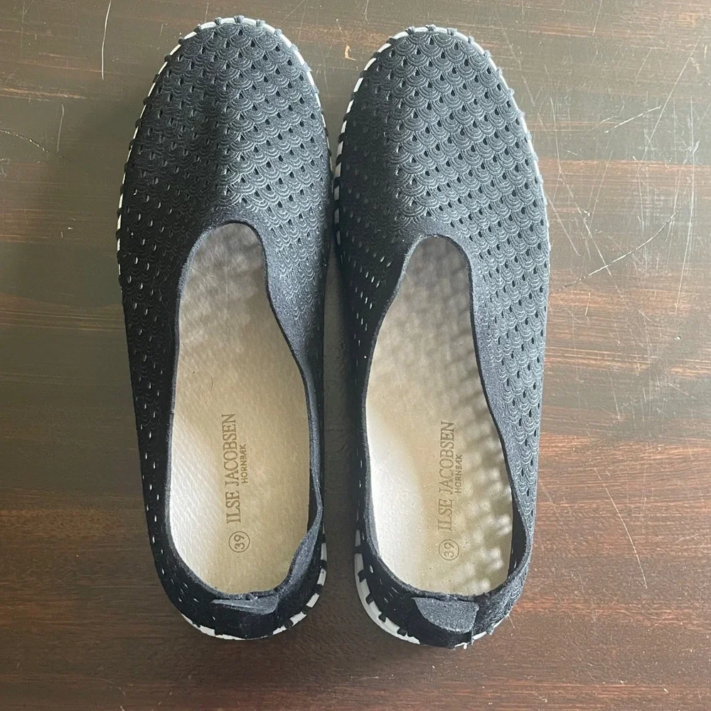Ilse Jacobsen Tulip 139 Black Perforated Slip On Sneakers Women 39 EU / 8.5 US‎